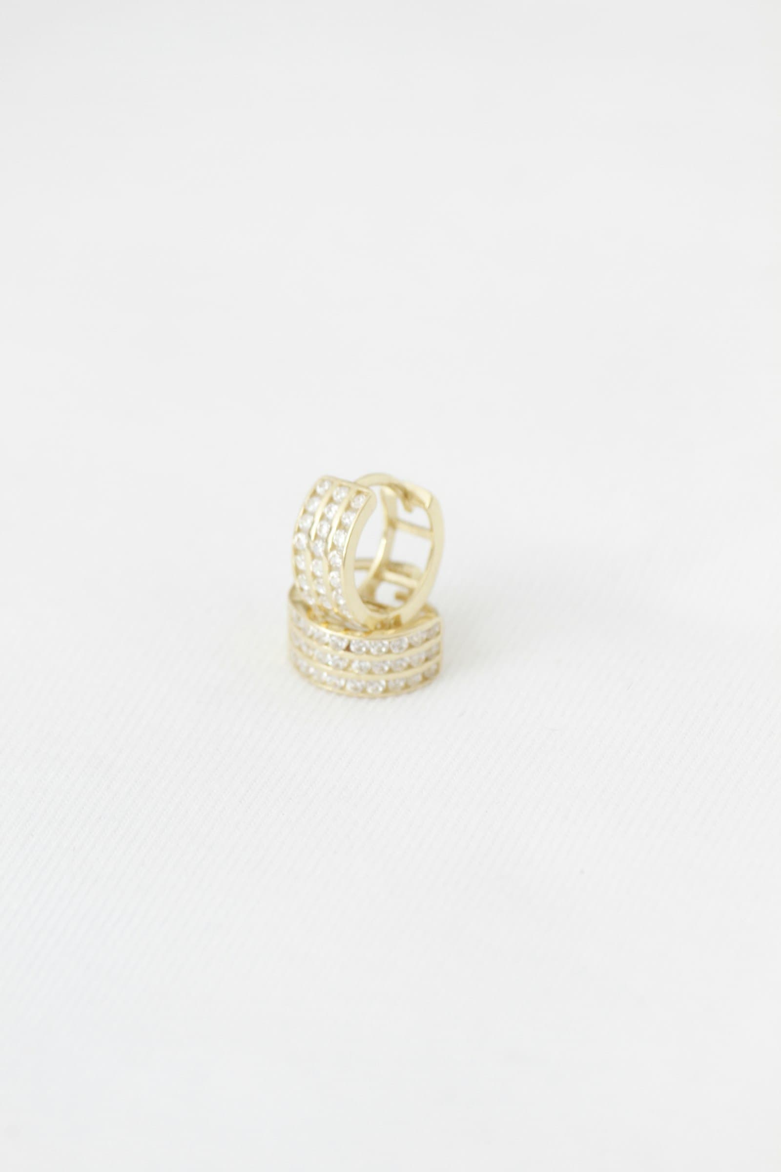Pavé Huggie